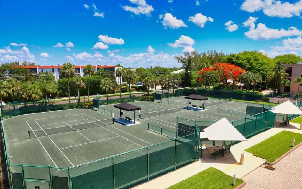 Sundial Beach Resort & Spa tennis courts